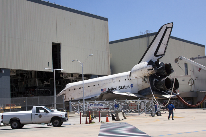 Well-earned retirement: <i>Atlantis</i> heads into the hangar after its last spaceflight.